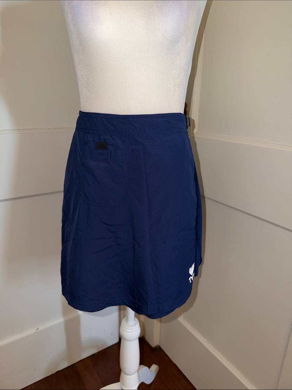 Women’s TYR Navy Athletic Adjustable Wrap Skirt Medium